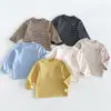 Camiseta Básica Rayada DeRong para Niños Otoño/Invierno 2026 Súper Linda de Dibujos Animados Capa Interior Top Infantil zdy6519