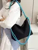 Bolsa de Axila Color-Blocking de Nicho Transfronteiriça para Mulheres, Nova Bolsa Transversal de Nylon Leve 2026, Bolsa Tote Casual Portátil