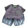 Conjunto de Ropa de Verano para Niños Manga Corta 2026 Nuevo Elegante Estilo Coreano para Niños Pequeños Bebé Bolsillo Conjunto de Dos Piezas Moderno