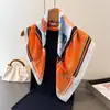Pañuelo Cuadrado Estampado Estilo Británico Imitación Seda, Bufanda de Cuello Versátil y de Alta Gama, Pañuelo Cuadrado Pequeño, Pañuelo para la Cabeza, Pañuelo de Seda, Bufanda para Mujer