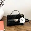 2025 Nuevo Bolso de Hombro Versátil Simple de Moda para Mujer Bolso Cruzado Transfronterizo Bolso de Mano Estilo Coreano Bolso Cuadrado Pequeño para Mujer
