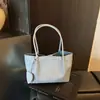 Bolsa de palha tecida de verão transfronteiriça, novo modelo 2026 para mulheres, bolsa de ombro versátil e estilosa de grande capacidade, bolsa de axila