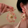 Pendientes de Flor Color Dopamina Estilo Resort, Modernos y Versátiles, con Diseño Exquisito y un Toque de Lujo
