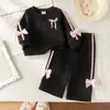 26 Conjunto Infantil de Comércio Exterior Primavera e Outono Novo Moletom de Manga Longa com Laço Calça de Perna Larga Roupa Casual Confortável para Bebê