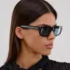 Gafas de Sol 2026 Nuevas de Alta Calidad con Montura Pequeña, Mismo Estilo que las de la Celebridad de Internet, con un Elegante Diseño de Triángulo Invertido y Protección UV