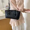 Bolsa de Hombro Tote de Mano de Gran Capacidad Estilo Retro para Viajes Diarios 2026 Color Sólido Nueva Moda Personalidad Simple para Mujeres