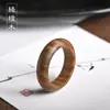 Anel de sândalo verde anel de contas de Buda anel de corrida ébano sândalo vermelho sândalo vermelho sândalo de sangue nogueira preta sândalo de seda dourada anel liso anel anel fabricantes