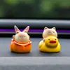 Enfeite de Carro Anjo Gatinho Desenho Animado Criativo Gato Siamês Fofo Estatueta de Resina Decoração de Painel de Carro Presente