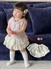 Conjunto de dos piezas de verano para niñas estilo coreano: top sin mangas con ribete de encaje y falda con estampado floral, dulce atuendo de princesa para niños pequeños, ropa infantil