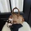 Bolsa de ombro única de alta qualidade feminina nova estilosa simples bolsa transversal design de nicho versátil bolsa de mão moderna