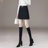 Procesamiento personalizado Otoño/Invierno 2026 Falda Media de Cintura Alta con Letras Moda Femenina para Viajes Diarios Adelgazante Cubre las Caderas Muestra Piernas Largas Versátil Temperamento