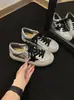 2026 Verano Nuevo Patrón Agrietado Gama Alta Retro Desgastado Invisible Aumentador de Altura Diario Versátil Casual Patrón de Estrella Zapatos de Lona