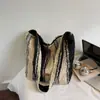 Estilo Coreano Nuevo Otoño e Invierno Felpa Perezoso Versátil Bolso de Hombro Tote Doble Cara Suave y Ceroso Estilo Japonés Color Contrastante Bolsa para Estudiantes para Mujeres