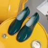 Sapatos de chuva acolchoados de algodão sapatos d'água femininos cano baixo boca rasa impermeáveis botas de chuva femininas antiderrapantes moda coreana adulto sapatos de borracha quentes inverno