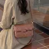 Bolso pequeño tejido de alta gama transfronterizo para mujer, nuevo y elegante, bolso cuadrado pequeño texturizado, bolso versátil retro de un solo hombro cruzado