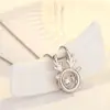 Regalo de Navidad: Collar elegante con colgante de ciervo Mori para mujer, de plata con forma de corazón palpitante, con cadena para clavícula.