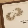Brincos de Girassol Geométricos de Metal Estilo Europeu e Americano para Mulheres, Brincos de Design de Nicho Coração Line Art, Acessórios de Orelha da Moda para o Dia a Dia