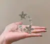 Pulsera de Flores Personalizada con Acabado de Alta Gama, Versátil y Completamente Adornada con Diamantes, Pulsera Floral Súper Brillante, Estilo Envolvente, Lujo Ligero, Joyería de Mano Moderna y Exquisita