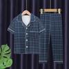Pijama infantil novo Calças de manga curta masculinas médias e grandes Cardigan Verão Roupas de ar condicionado Conjunto de roupas para casa dos desenhos animados dos meninos