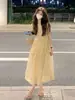 Novedad Francesa Vestido Amarillo sin Mangas Adelgazante de Cintura Chaleco de Playa Vestido Tarta para Verano