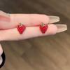 Aguja de plata S925 Corea del Sur femenino lindo pequeño fresa foto callejera Celebridad de Internet Aretes versátiles