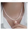 Collar de Lazo para Mujer, Cadena para Clavícula con Perlas Rosas, Doble Capa, Accesorio de Cadena para el Cuello de Alta Gama, Estilo de Nicho de Lujo Ligero