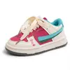 Tênis esportivos infantis 2025 novo primavera sola macia tênis casuais cano baixo sapatos infantis para meninos primavera e outono para crianças de porte médio e grande