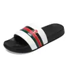 2026 Verano Nuevo Estilo Pantuflas Transfronterizas Pantuflas de Una Tira Estilo Pareja Europeo y Americano Talla Grande Modernas Pantuflas de Playa Pantuflas