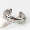 Direto da Fábrica Pulseira de Aço Inoxidável Pulseira Elástica Aberta em Forma de C Joias Retrô Hip Hop Pulseira de Relógio Masculino