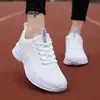 Zapatos de Mujer Talla Grande Estilo Primavera y Otoño 2026 Nuevos 4143 Pies Anchos Pies Gruesos Malla Zapatos Deportivos para Mujer Correr Amortiguación Ligero para Mujer