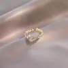 Anillo de Zirconia para Mujer, Lujo Ligero, Sensación de Alta Gama, Diseño Abierto Único, Anillo para Dedo Índice, Nuevo Anillo Popular de Nicho 2026