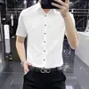 Camisa casual de manga curta de alta qualidade, sem rugas, com bom caimento para homens, corte slim, seda gelada, alta elasticidade, camisa de cor café para negócios