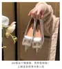 Versão em Pele de Ovelha Fivela de Diamante Brilhante Exquisita Sapatos Rasos Elegantes de Bico Fino para Mulheres Primavera e Outono 2026 Novo Modelo