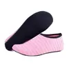 Nuevos zapatos y calcetines de playa para snorkel para hombres, mujeres y niños, adecuados para buceo y natación, con suelas blandas, de secado rápido, antideslizantes y resistentes a cortes, fabricados por un fabricante de zapatos de vadeo