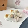 Zapatillas de entrenamiento estilo alemán, versión coreana, zapatillas blancas versátiles para mujer, nueva colección primavera/otoño 2026, diseño de puntera de concha, zapatillas casuales para estudiantes