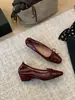 Elegantes zapatos de tacón medio poco profundos 2026 otoño cuero lazo tacón grueso punta cuadrada Mary Jane