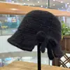 Chapéu de Pescador Elegante e Afina o Rosto, Cor Sólida Dividida com Laço, Estilo Coreano, Quente e Moderno, para Outono e Inverno 2025