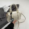 Bolso Satchel Casual para Viajero Urbano Bolso Boston para Mujer Verano 2025 Nueva Textura Letra en Relieve Bolso Bandolera
