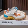 Zapatillas de malla doble con velcro para niños, unisex, con puntera anticolisión, suela suave, antideslizantes, zapatos casuales para niños pequeños