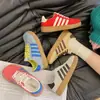 Zapatillas de Entrenamiento Alemanas de Cuero Suave para Mujer, Nuevo Estilo Primavera 2026, Punta Redonda con Cordones Versátiles Suela Suave Tenis Rojos, Zapatos Deportivos Casuales