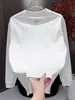 Nueva Camiseta de Manga Larga para Hombre de Otoño, Diseño Simple de Líneas, Botón, Lujo Ligero, Gama Alta, Casual Versátil, Capa Base