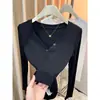 Camiseta de Manga Larga de Otoño Cuello en V Camiseta Base para Mujer Ajustada Versátil Temperamento Capa Interior Ropa Exterior Elegante Botón Camiseta Adelgazante