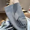 Shorts Esportivo Listrado de Três Barras para Homem, Shorts de Praia de Seda Gelada de Secagem Rápida para o Verão, Marca Tendência Estilo Hong Kong, Shorts Casuais Largos no Joelho
