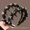 Diadema de lunares con pedrería estilo coreano con dientes para un agarre antideslizante, un accesorio para el cabello de alta gama y versátil que realza tu apariencia y hace que tu rostro se vea más pequeño.