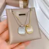[Acero de titanio para todo el cuerpo] Piedra de ópalo cuadrada estilo simple cadena de clavícula de oro real para mujer accesorios de celebridad de Internet