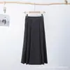 Ropa de Mujer para Primavera y Otoño con un Estilo Suave y de Alta Gama, un Conjunto Completo con un Traje de Dos Piezas con Falda Larga Estilo Chanel