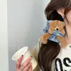 Scrunchie de Pelúcia de Ursinho Super Fofo com Estampa Xadrez, com um Visual Elegante e Fashion, Perfeito para um Acessório de Cabelo Feminino