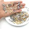 Conjunto de 400 Acessórios Pequenos Mistos, Pingentes de Liga Esmaltada para DIY de Pulseira, Colar, Brinco, Acessórios para Chaveiro e Materiais de Pingente