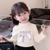 Camiseta Infantil de Meia-Gola Manga Longa para Outono e Inverno Nova Estilosa Camada Base Térmica para Meninas Tendência