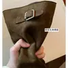Versión de Piel de Vaca con Aumento Oculto de 5 cm~ Moda Coreana con Elegante Hebilla, Botas Apiladas de Media Pantorrilla para Mujer, Botas Martin de Otoño e Invierno